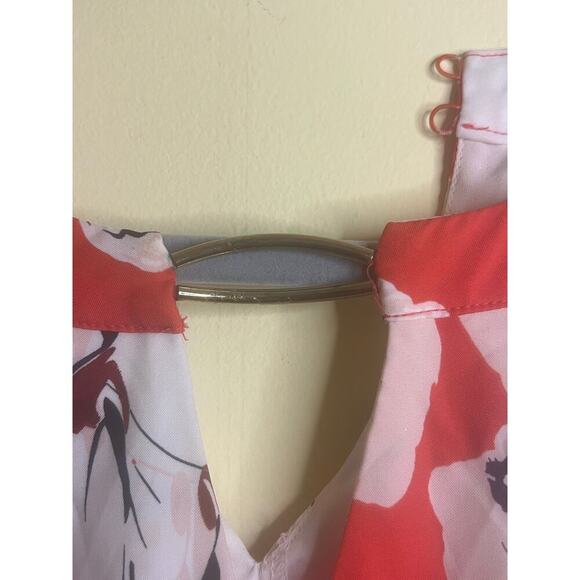 Limited Red and White Floral Sleeveless Top Size Medium - Picture 7 of 7